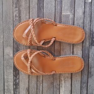 A. Eagle Braided Strappy Thong Sandals AE Faux Leather Sz 7